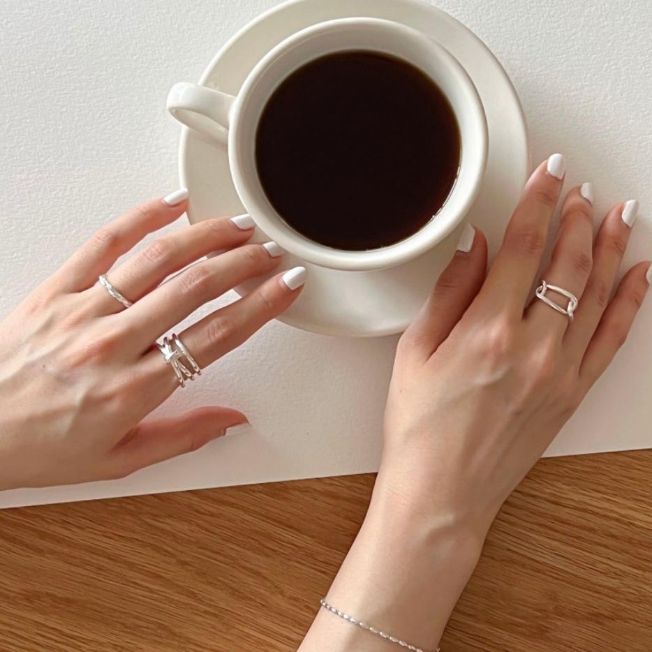 Minimalist Knot-Design Geometric Ring in 925 Sterling Silver with Gold Plating for Women