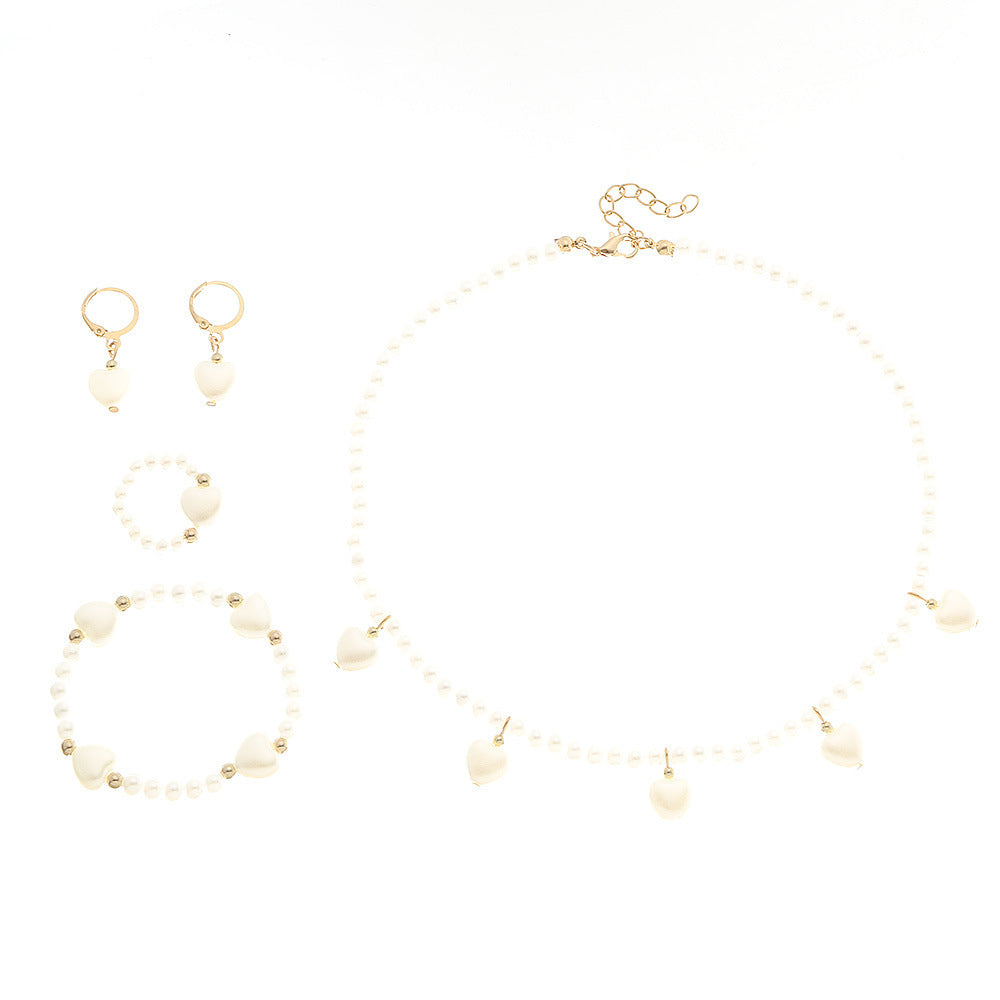 Set collana per bambini minimalista con cuore e farfalla in perle, design con perline e catena a sfere rotonde