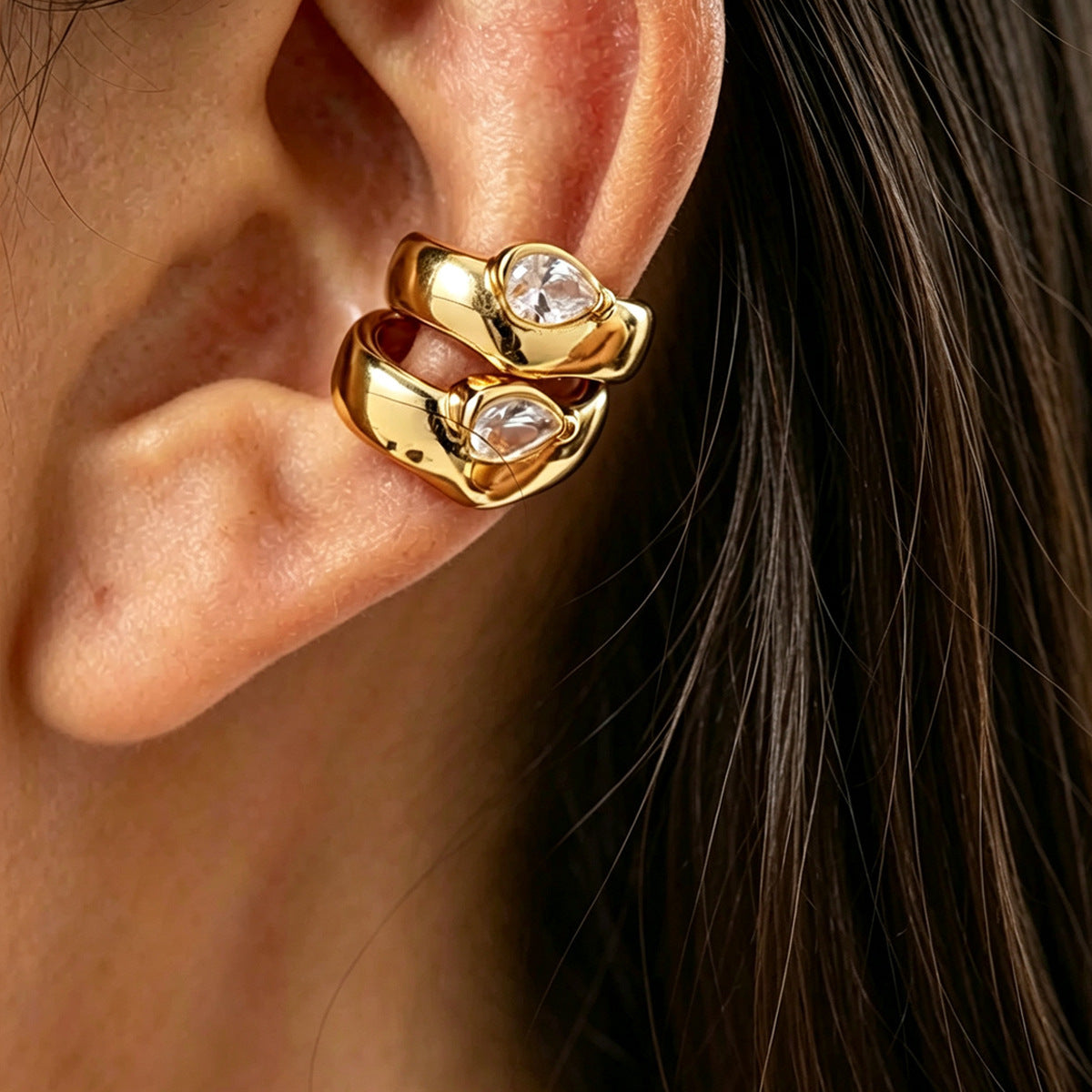 Elegant PVD Plated Stainless Steel Teardrop Rhinestone C-Shape Ear Clip for Women