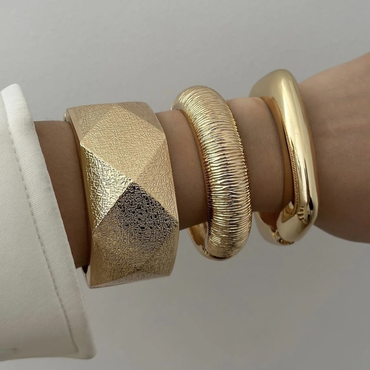 Bracciale rigido aperto in lega di lusso vintage da donna