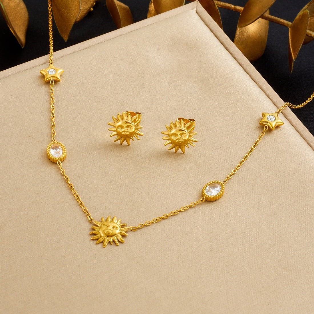 Minimalist Gold Plated Stainless Steel Oval Star Moon Face Sun Rhinestone Pendant Jewelry Set for Women