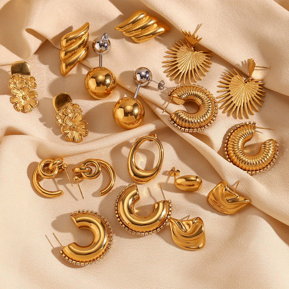 Fashionable Vintage-Inspired Irregular Geometric Heart-Shaped Stainless Steel Earrings with 18K Gold Plating