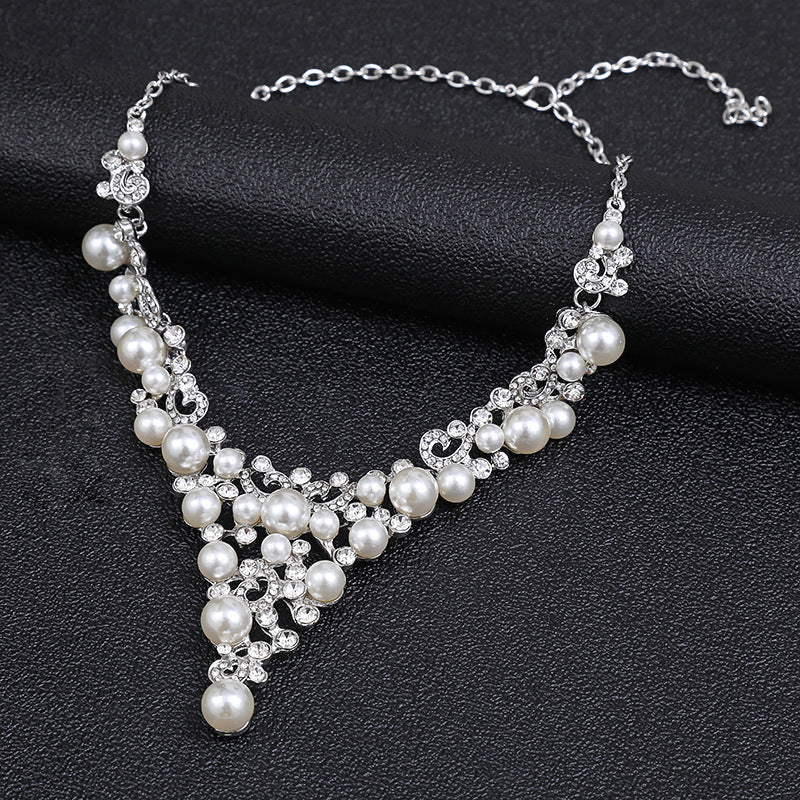Charming Floral Pearl Necklace and Earrings Set for Women in Alloy with Electroplated Finish and Irregular Design