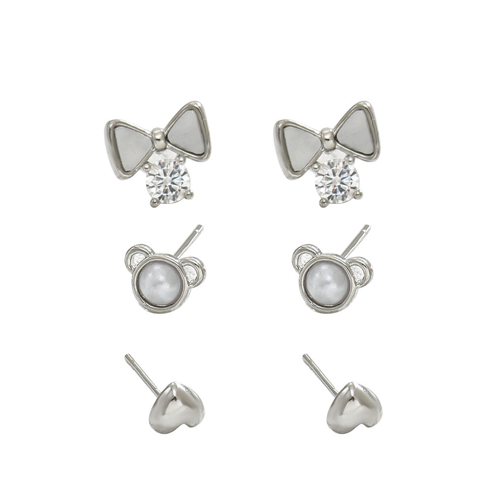 Pendientes de Mariposa para Mujer Inspirados en el Bosque con Incrustaciones de Perla y Circonita Cúbica en Base de Cobre con Postes de Acero Inoxidable