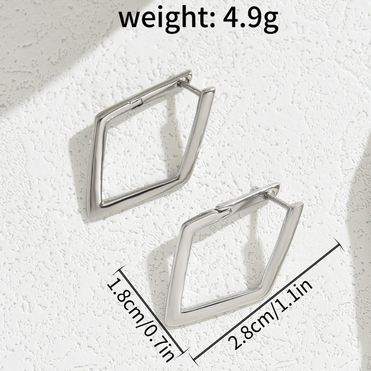 Pendientes de tuerca minimalistas geométricos de rombo para mujer con base de cobre e incrustaciones de circonita