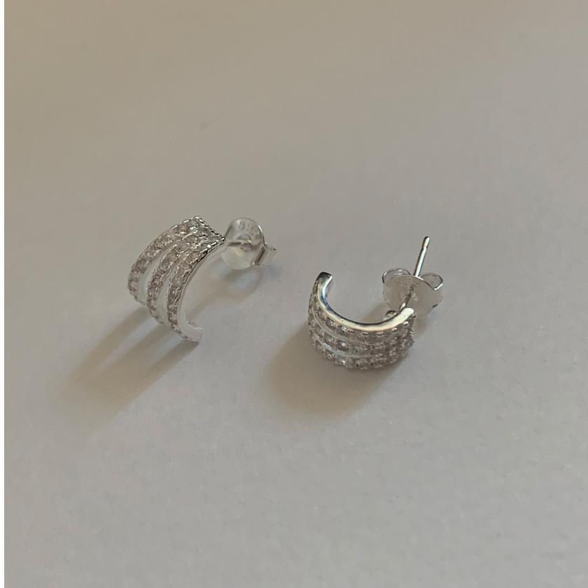 Pendientes minimalistas de flor y nota musical en plata de ley 925 con baño de oro