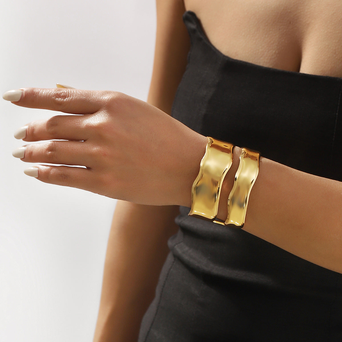 Bracciale rigido geometrico minimalista in metallo placcato da donna