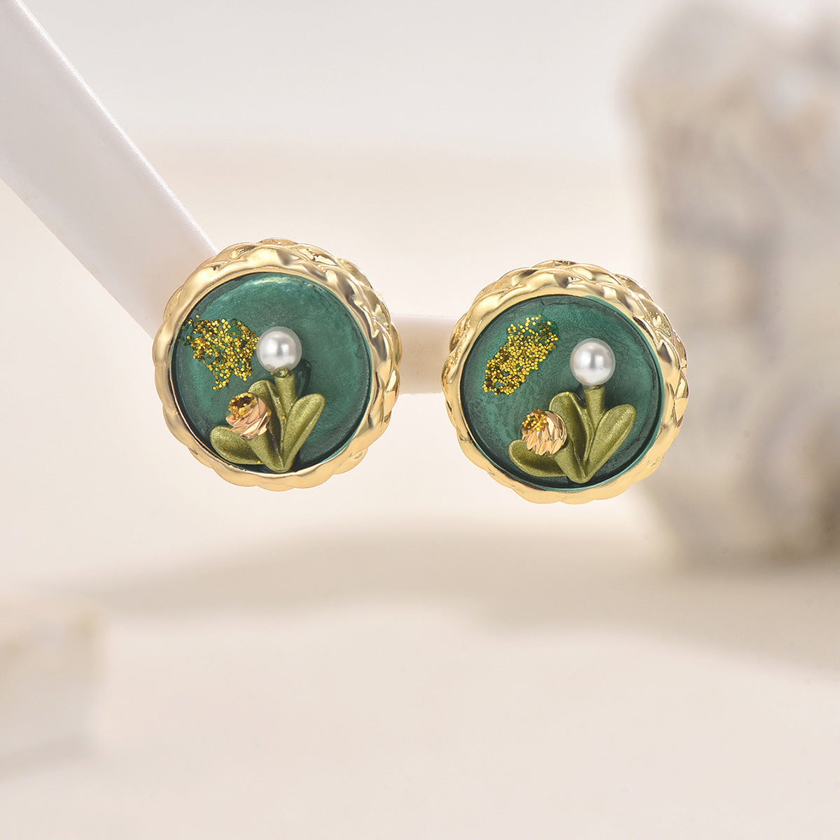 Aretes Elegantes de Cobre con Diseño Floral y Geométrico con Incrustaciones de Perlas para Mujer
