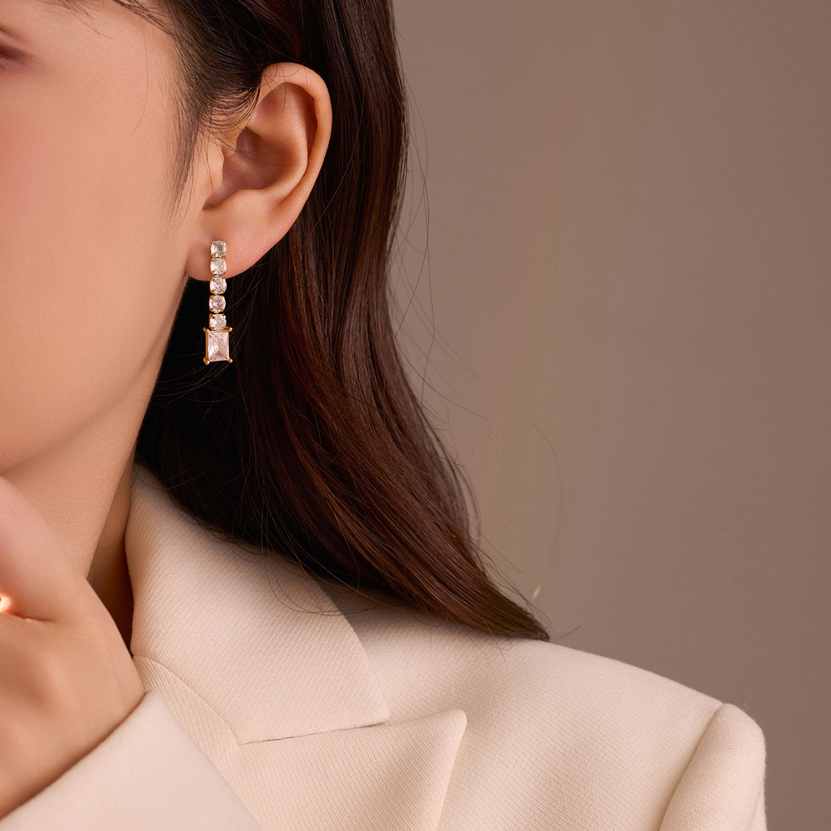 Elegantes Pendientes Colgantes Cuadrados de Acero Inoxidable con Acentos de Zirconia para Mujer, Acabado Bañado, para Vestimenta de Oficina a la Moda