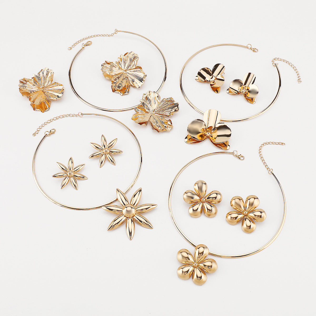 Vintage Floral Alloy Earrings and Necklace Set with Gold-Plated Finish for Women