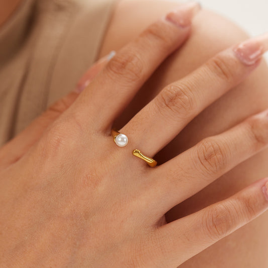 Anillo Minimalista de Acero Inoxidable con Diseño Geométrico Irregular y Incrustación de Perlas para Mujer, Chapado en Oro de 18K