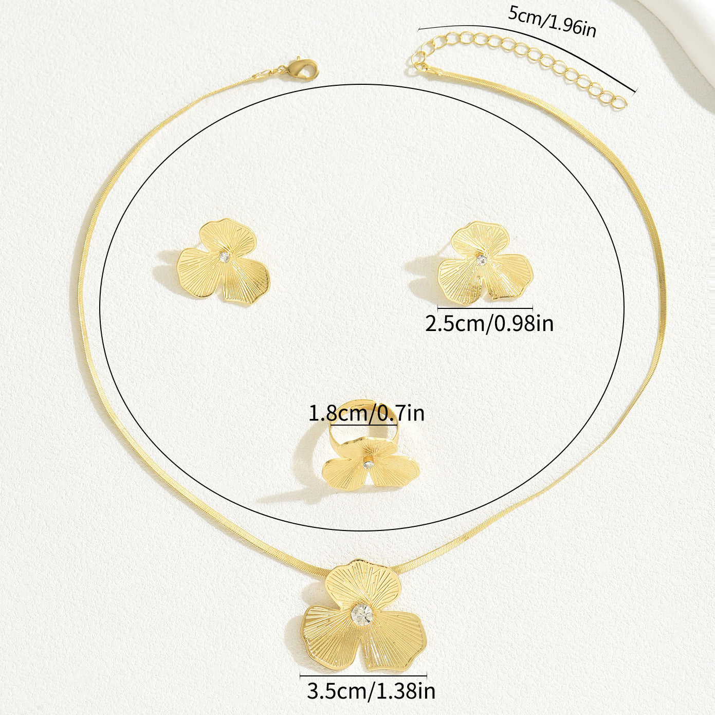 Parure Minimalista da Donna con Collana, Anello e Orecchini a Trifoglio e Motivi Floreali in Rame con Zirconi Incastonati
