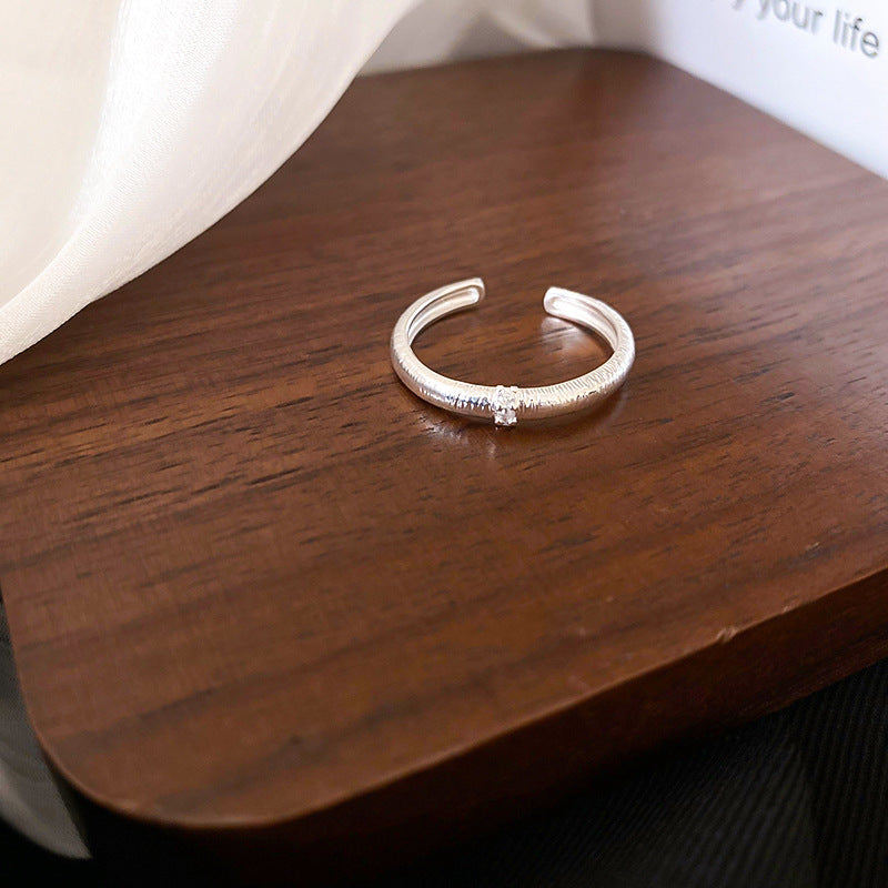 Anello regolabile da donna in zirconi quadrati con geometria in stile vintage, in rame con estetica retrò artistica