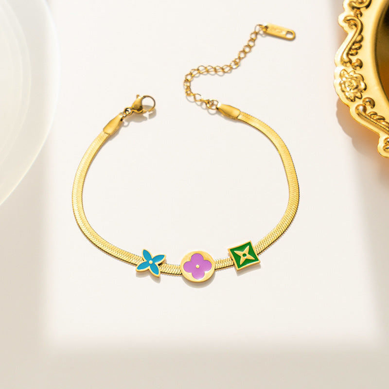 Collar minimalista geométrico de titanio y acero con acabado esmaltado para mujer, delicado collar de cadena fina con acento floral de color contrastante