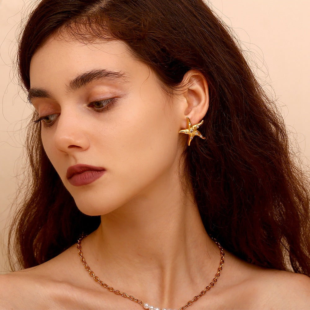 Orecchini a perno a forma di stella irregolare geometrica d'ispirazione vintage in acciaio inossidabile placcato oro 18K con strass