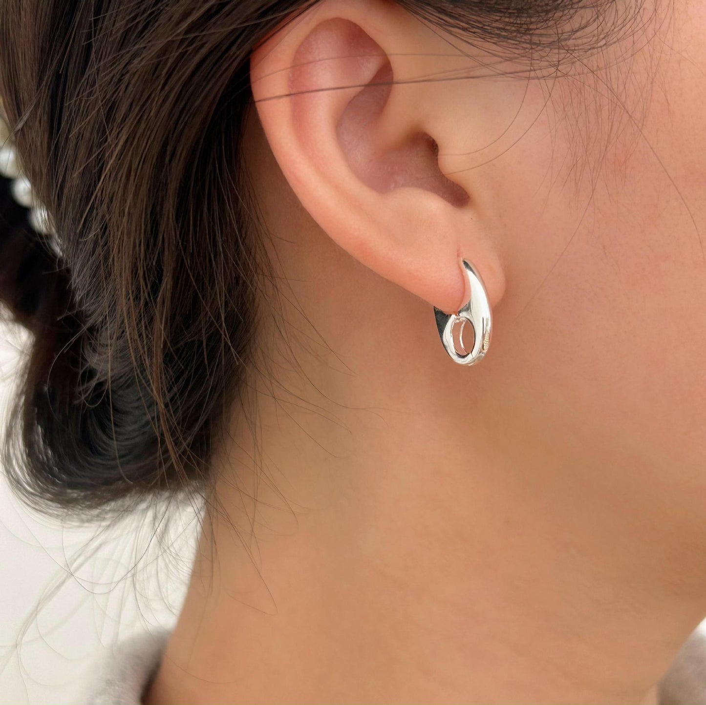 Orecchini a perno da donna in argento Sterling 925 placcato oro, a forma di lettera, dal design minimalista a doppio anello