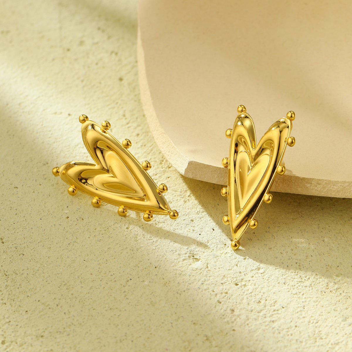 Fashionable Heart-Shaped Titanium Steel Earrings with Plating Finish for Women, Lightweight Luxe Everyday Wear