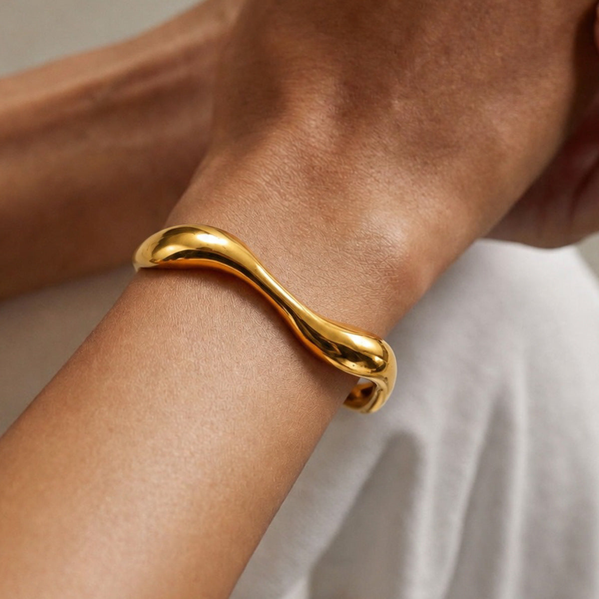 Hip-hop Luxury Geometric Rhinestone Inlaid Bamboo Joint PVD Stainless Steel Bracelet with OT Clasp