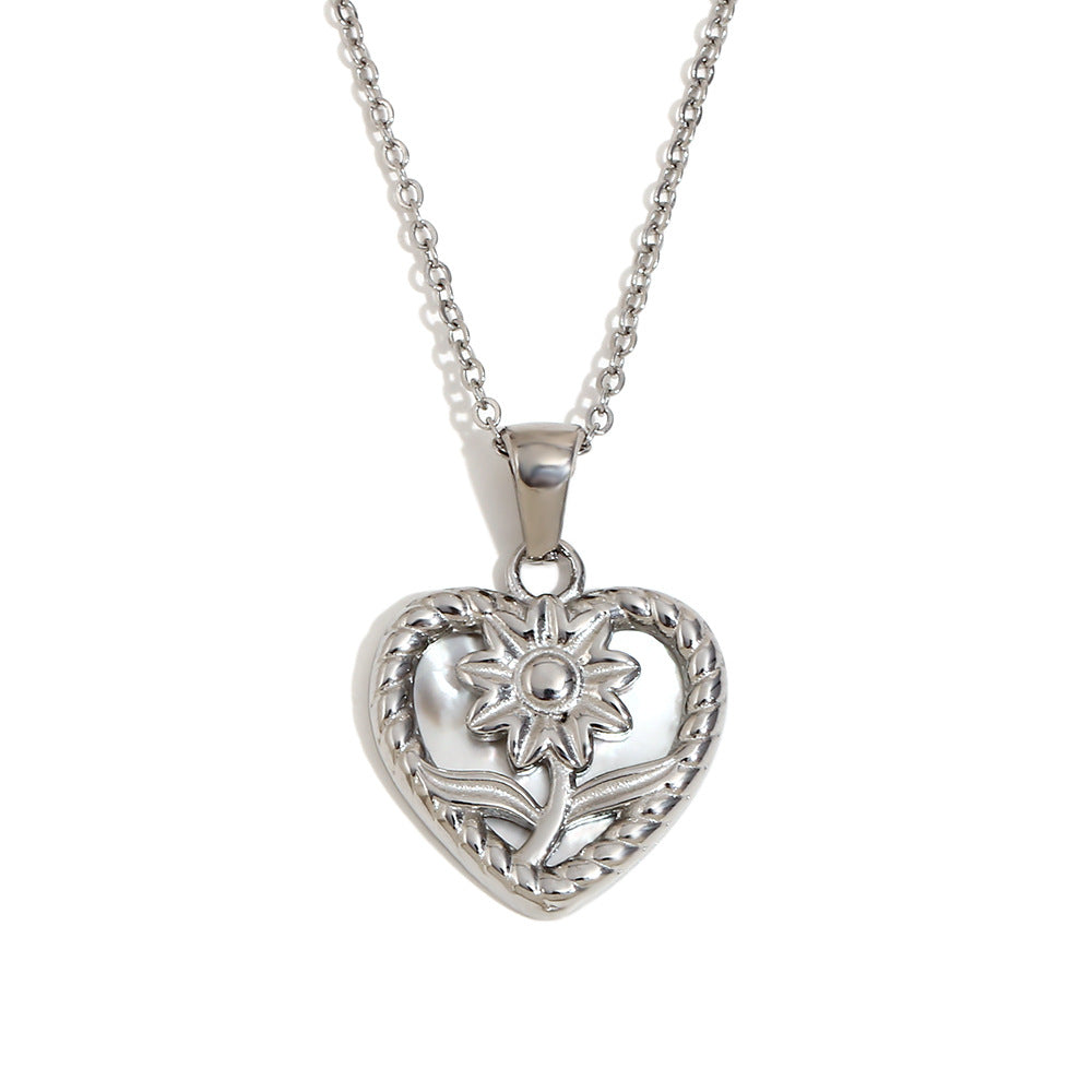 Fashionable Minimalist Heart-Shaped Stainless Steel Pendant Necklace with 18K Gold Plating for Women