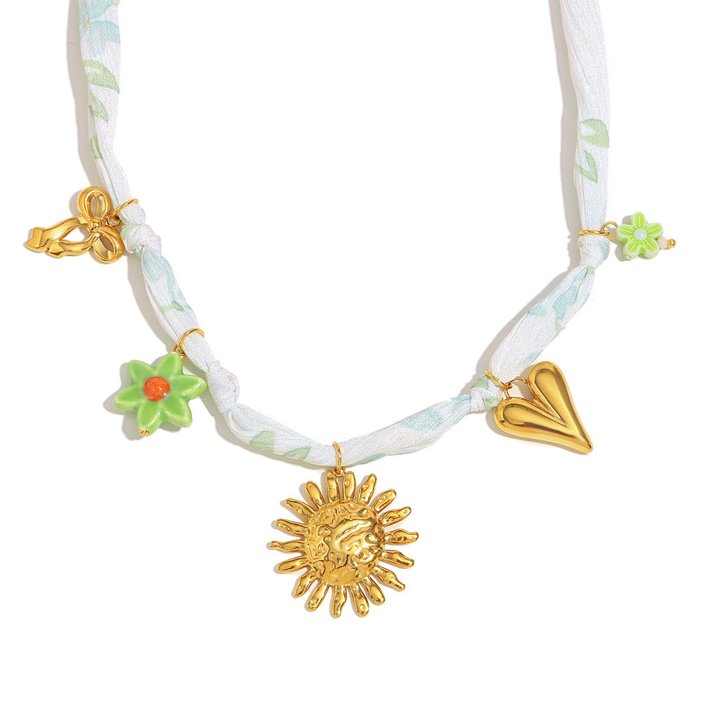 Collana da donna alla moda con ciondolo Sole e Concha in acciaio inossidabile con placcatura in oro 18 carati
