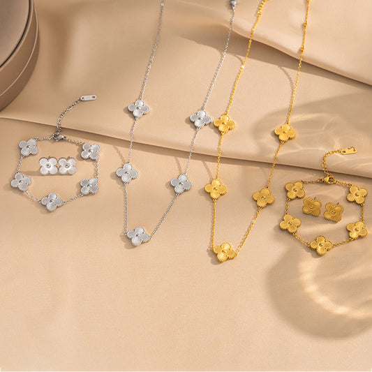 Set di collane alla clavicola alla moda con trifoglio a quattro foglie da donna in acciaio al titanio con finitura laser e design geometrico