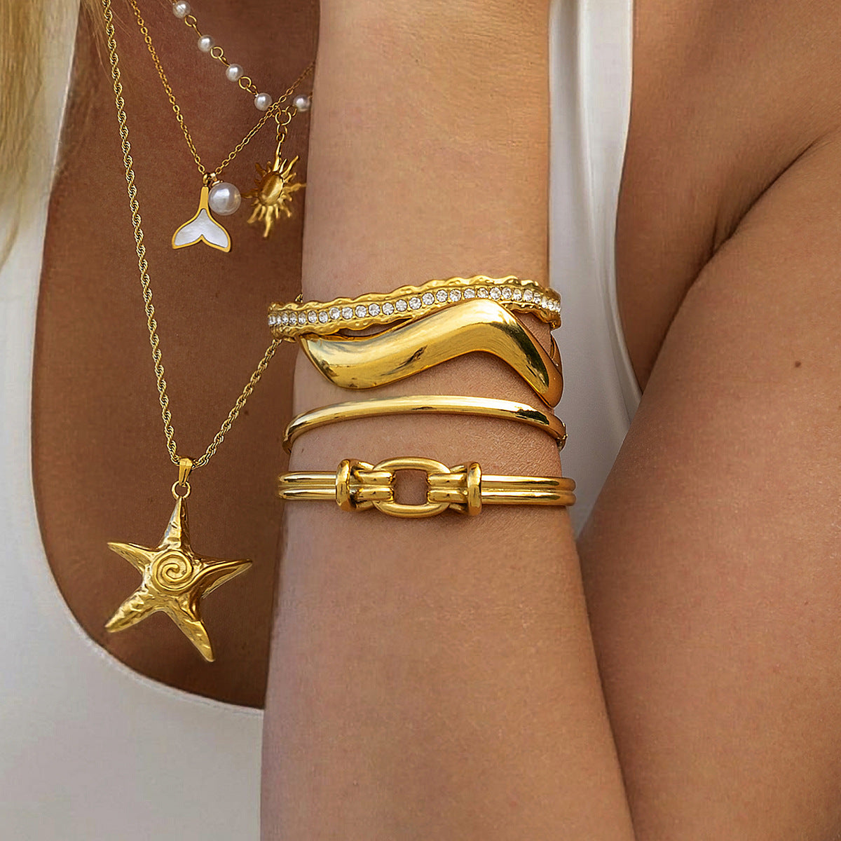 Collar de Acero Inoxidable con Perlas Modernas, Anillo de Acero de Titanio Floral y Pulsera Apilable para Mujer