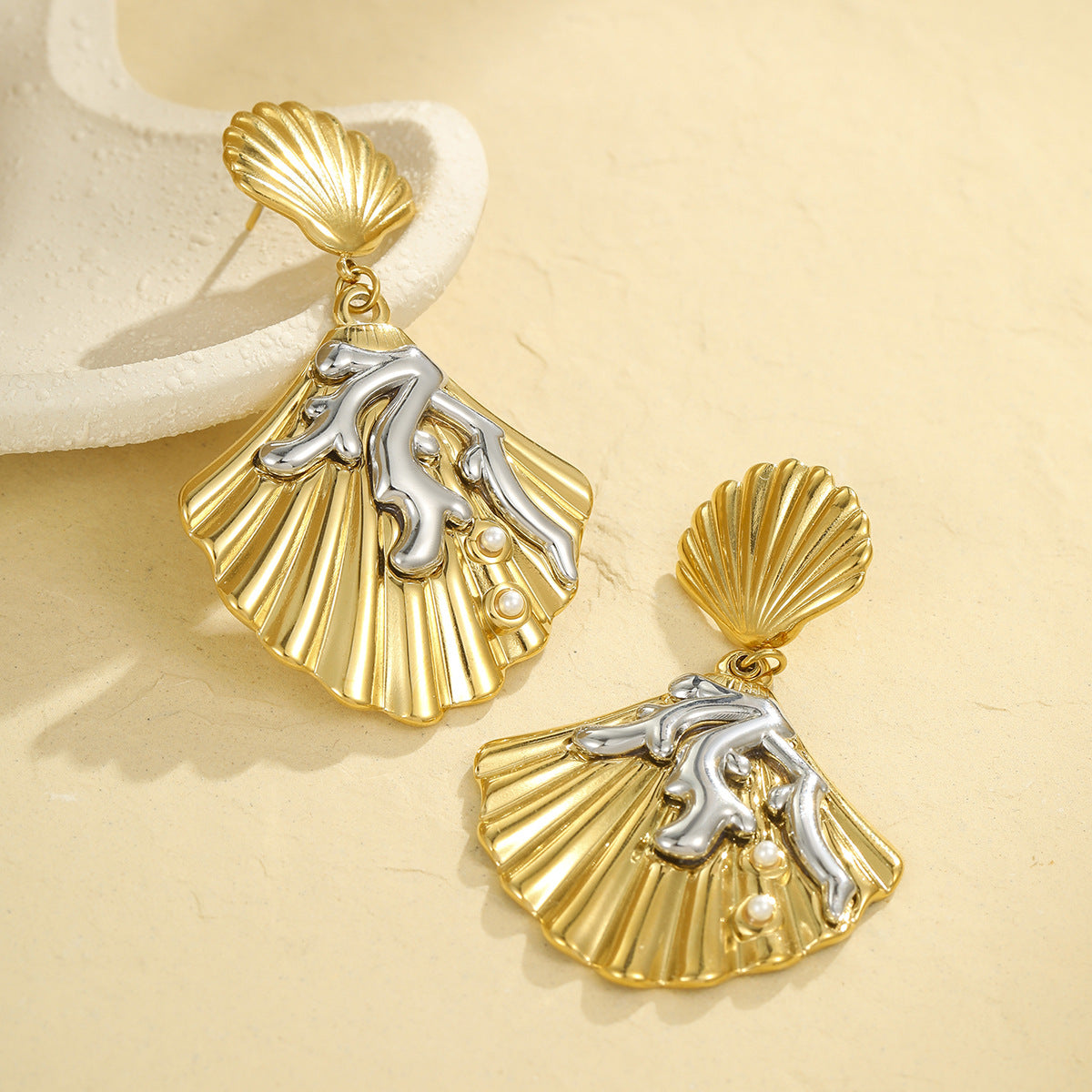 Elegantes pendientes de acero inoxidable con textura de coral y conchas marinas inspiradas en el océano, chapados en oro y plata para mujer