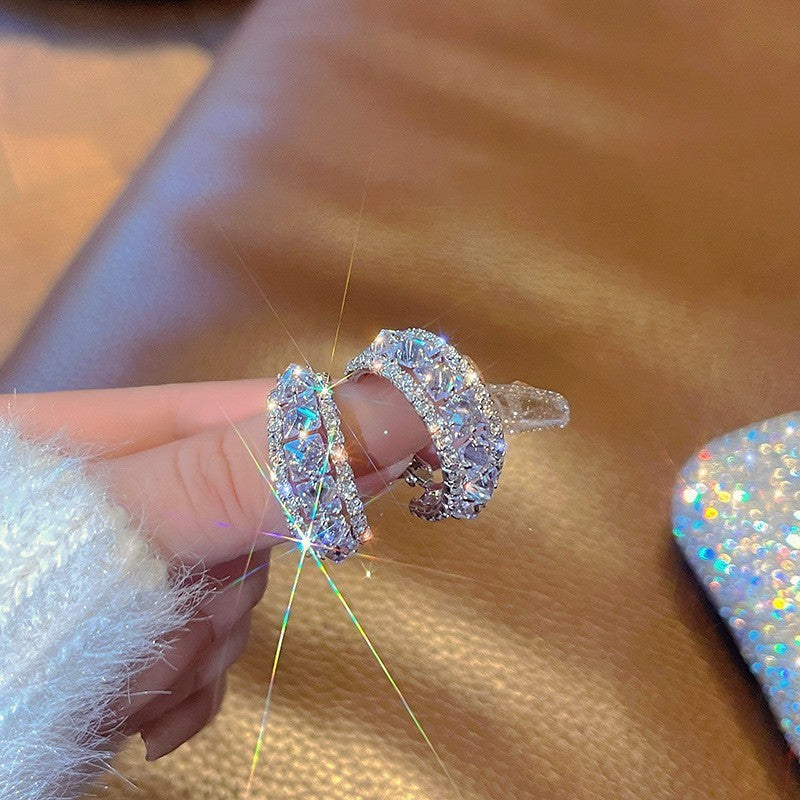 Pendientes de Flores Geométricas con Incrustaciones de Diamantes de Imitación en Cobre Bañado y Postes de Acero Inoxidable para Mujer, Joyería de Oreja de Lujo Minimalista y de Moda para el Día a Día