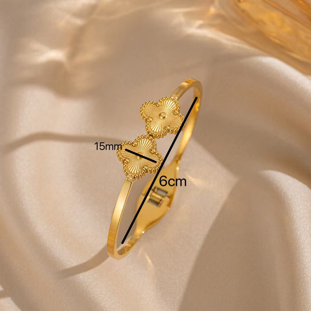Minimalist Four-Leaf Clover Shape Titanium Steel Bracelet with Vacuum Electroplating for Women