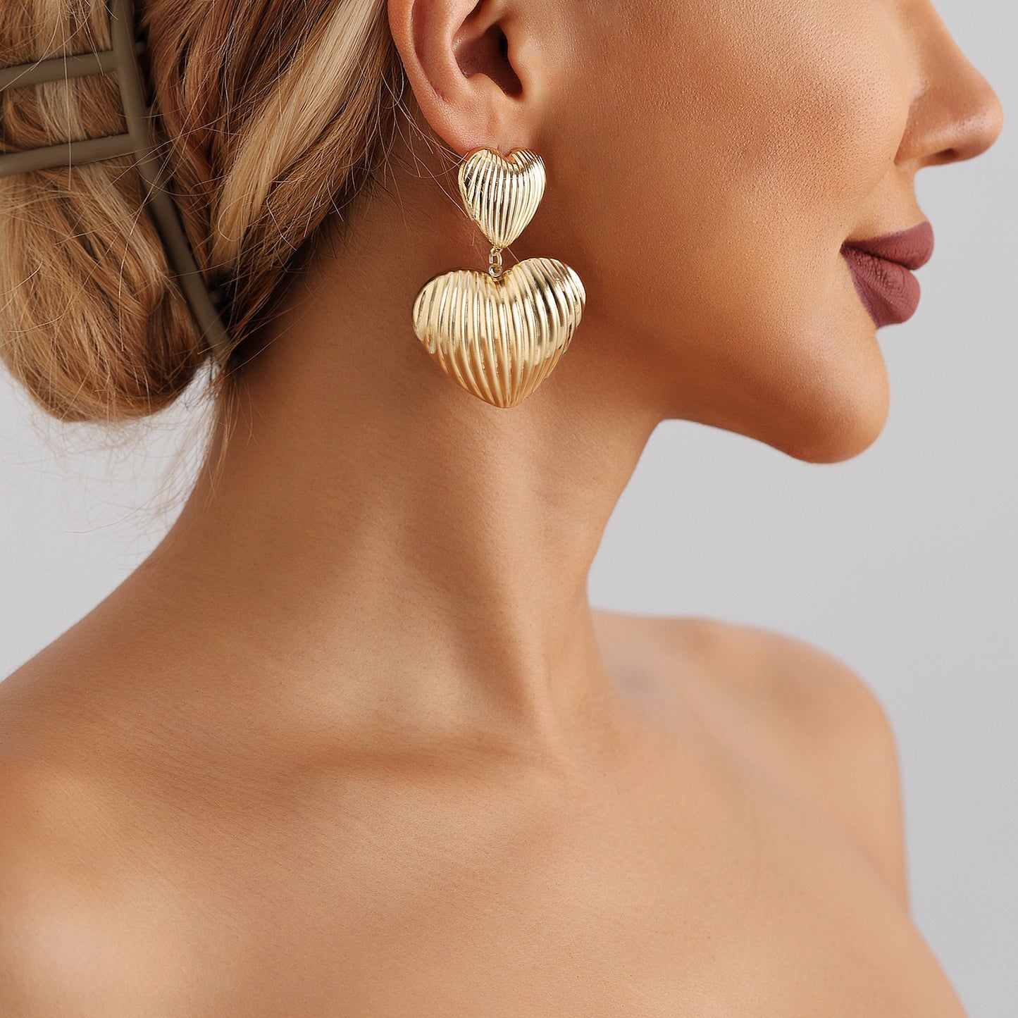 Pendientes de aleación con forma de corazón, minimalistas vintage y con baño para mujer