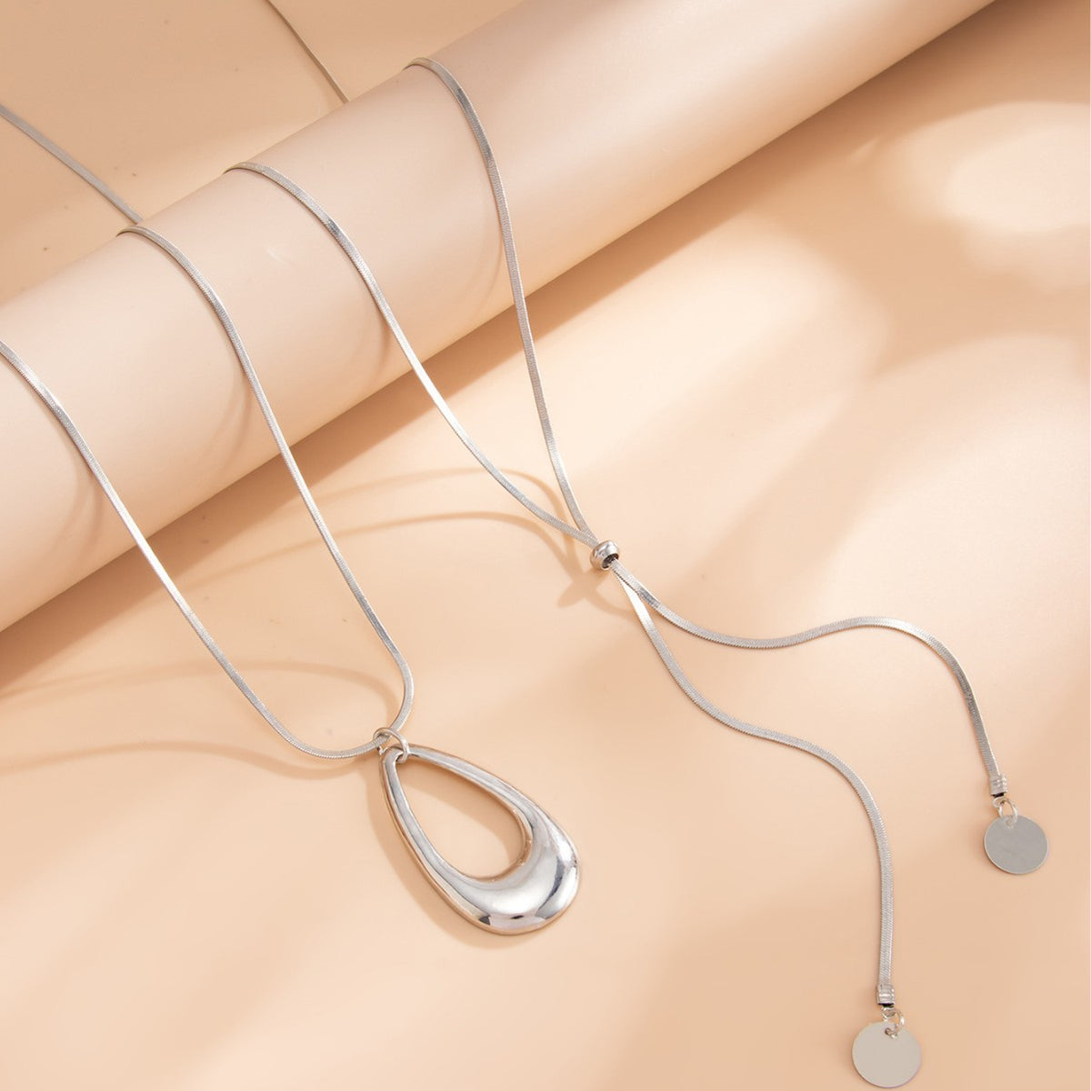 Fashion Hollow Teardrop Zinc Alloy Pendant Plated Brass Snake Chain Necklace for Women