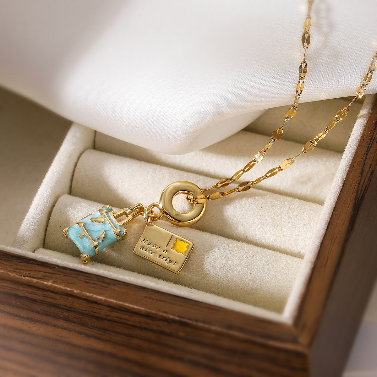 Collana con Pendente Geometrico Minimalista da Donna con Base in Rame, Placcatura in Vero Oro e Finitura Smaltata