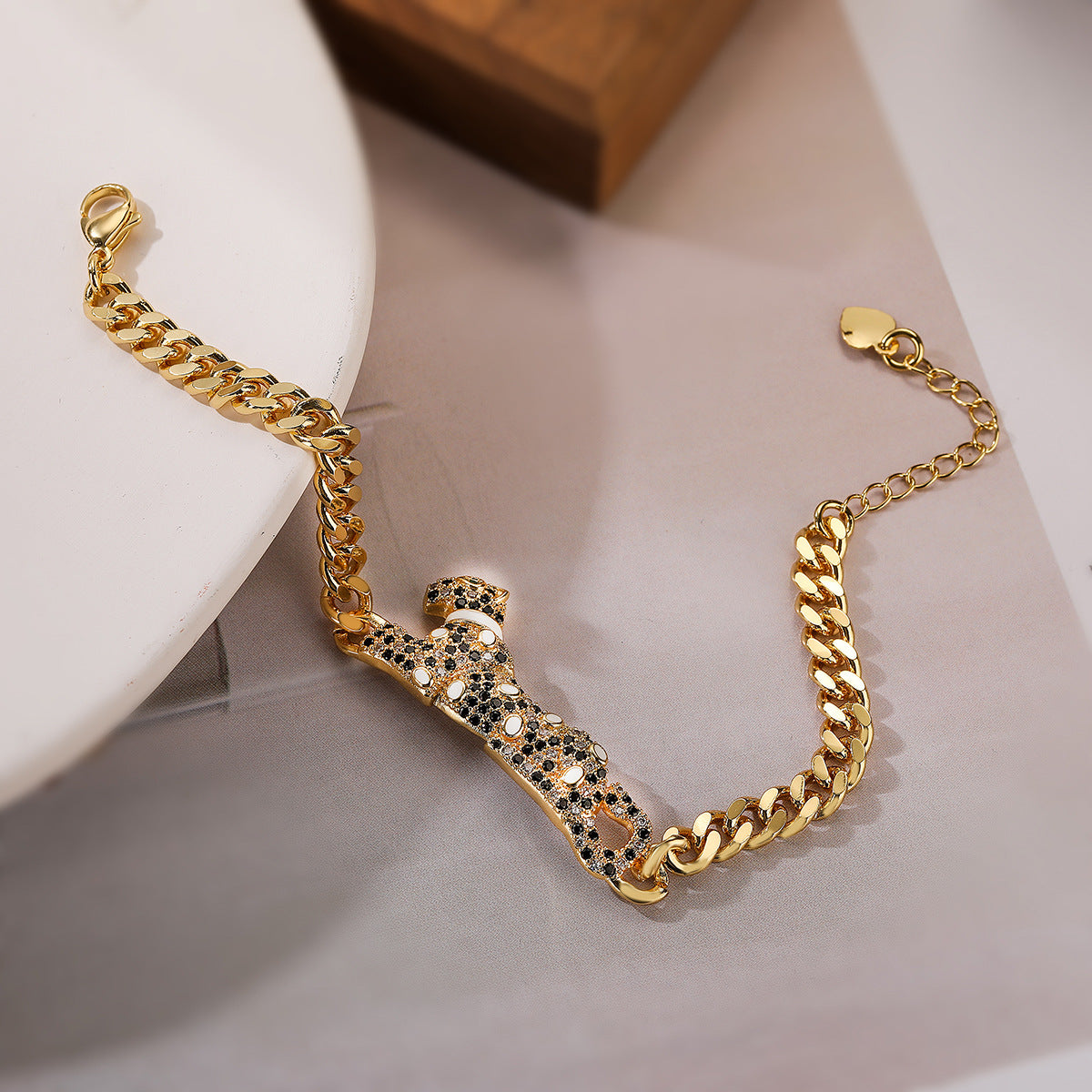 Minimalist Leopard-Shaped Copper Bracelet with Micro-Pavé Zirconia for Women