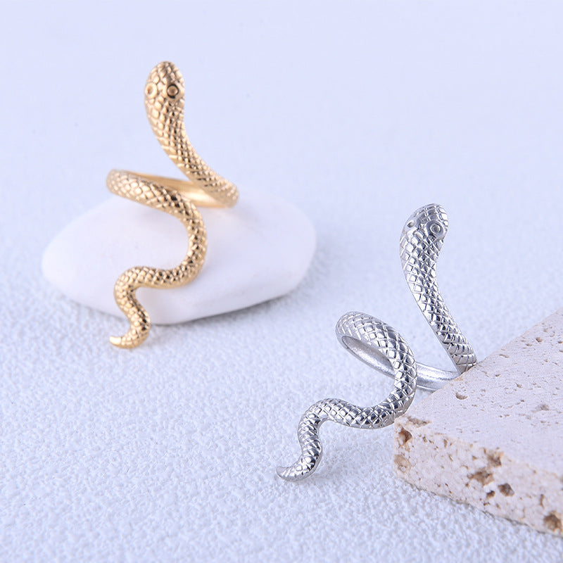 Anello aperto regolabile esagerato a forma di serpente in acciaio al titanio con finitura galvanica, unisex