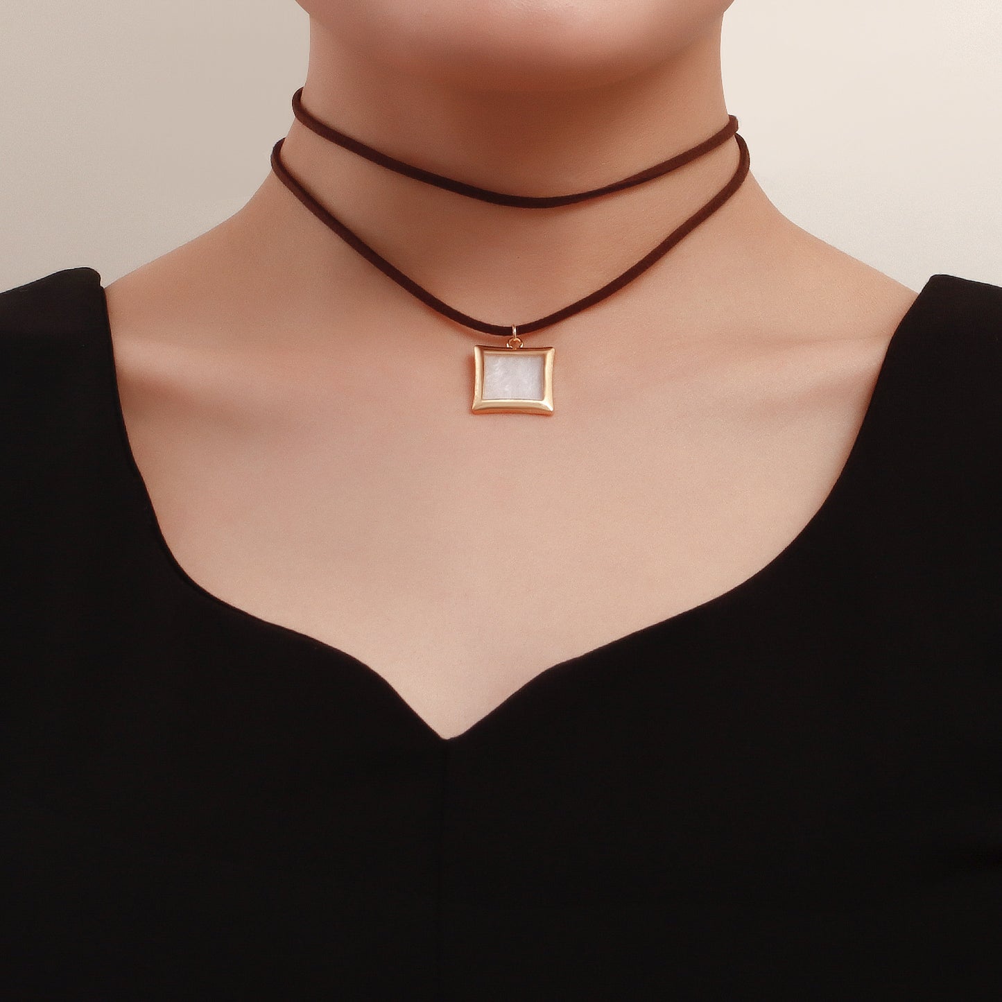 Minimalist Geometric Mother-of-Pearl Pendant Necklace for Women with Adjustable Velvet Choker and Gold-Plated Alloy Chain