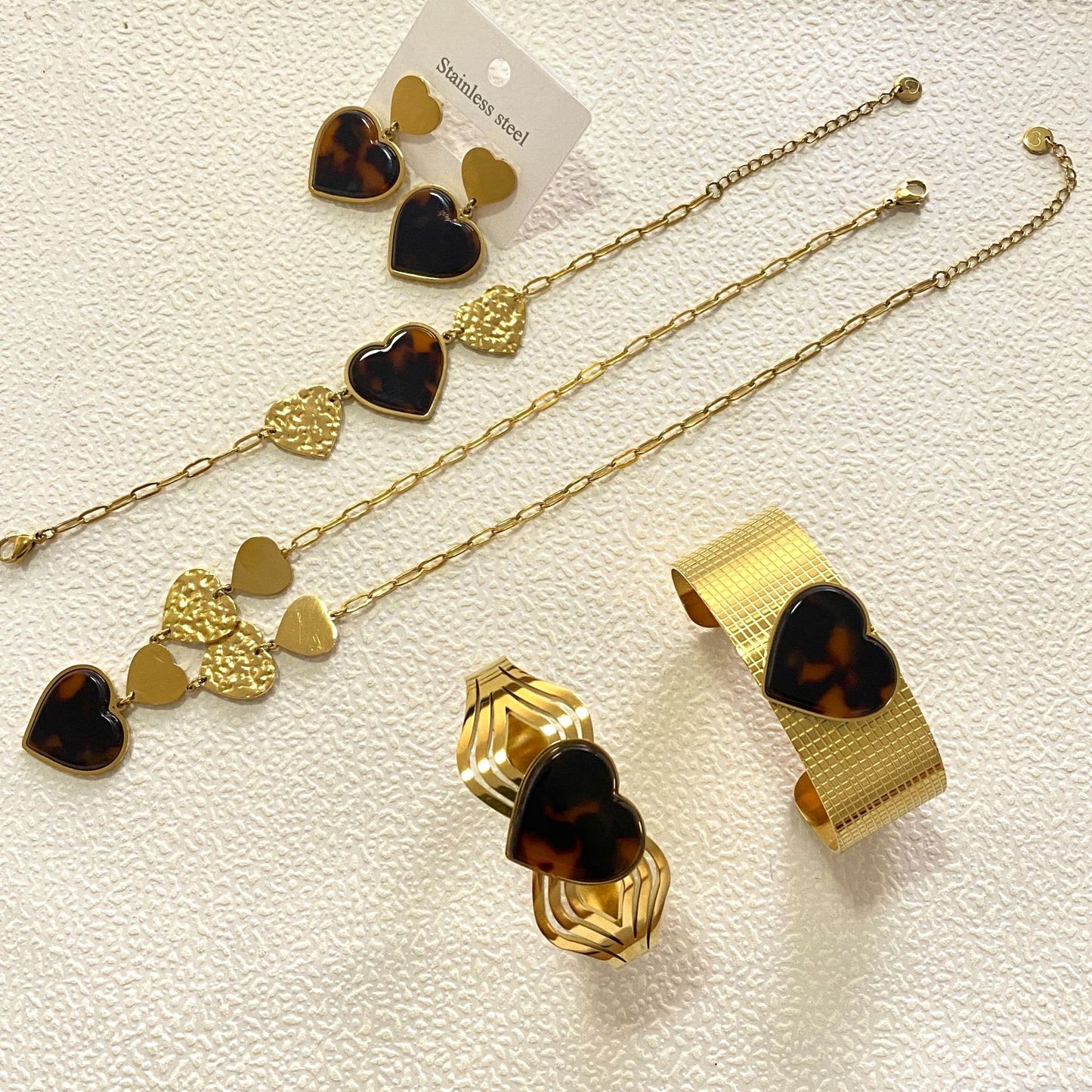 Sweet Gold Plated Stainless Steel Heart Geometric Necklace for Unisex