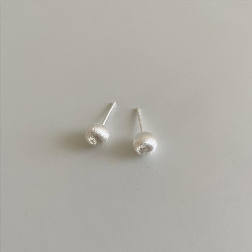 Minimalist Geometric Heart-Shaped 925 Sterling Silver Stud Earrings for Women with Textured Bead Finish
