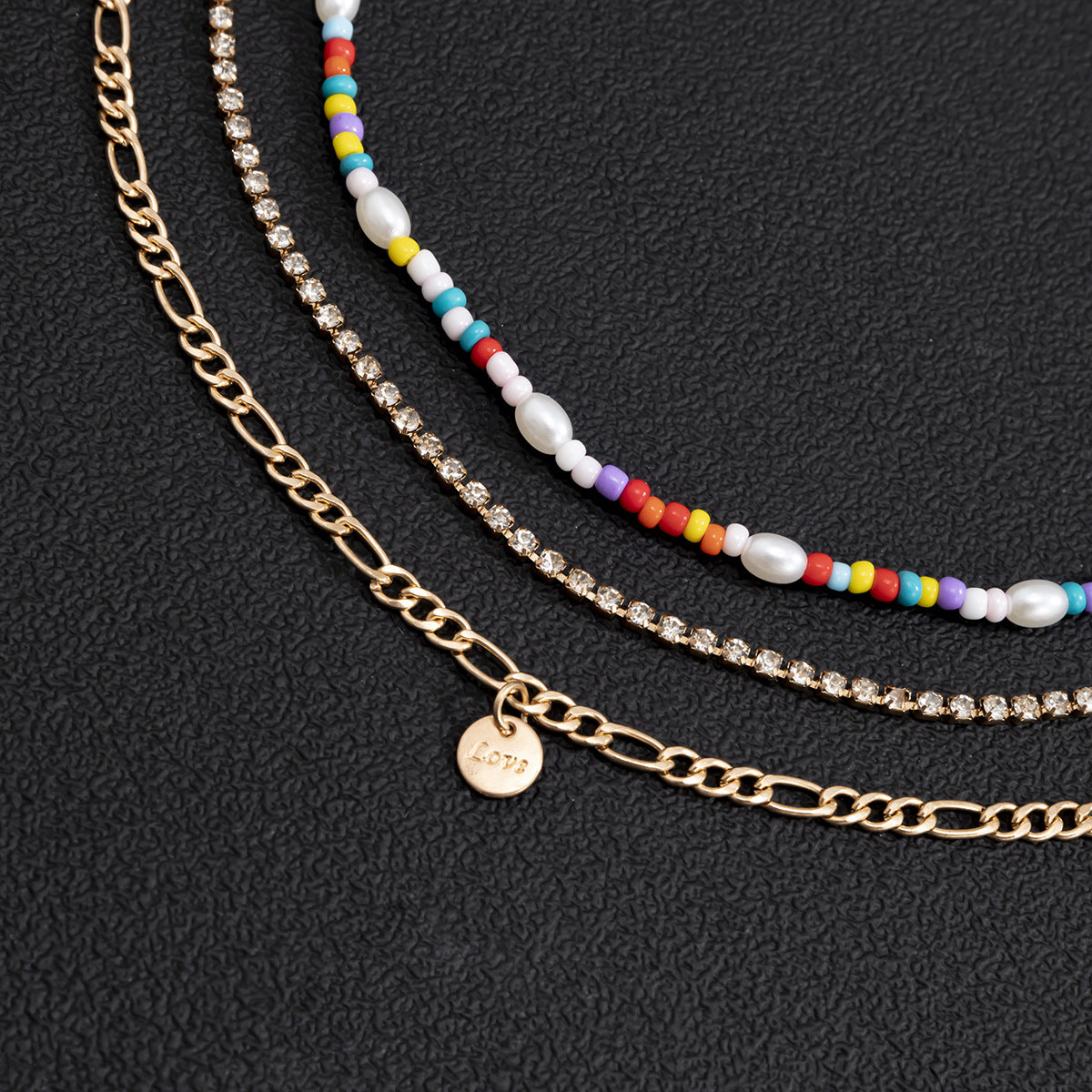Collar Minimalista con Colgante de Letra, de Aleación con Acabado Chapado y Diseño Multicapa