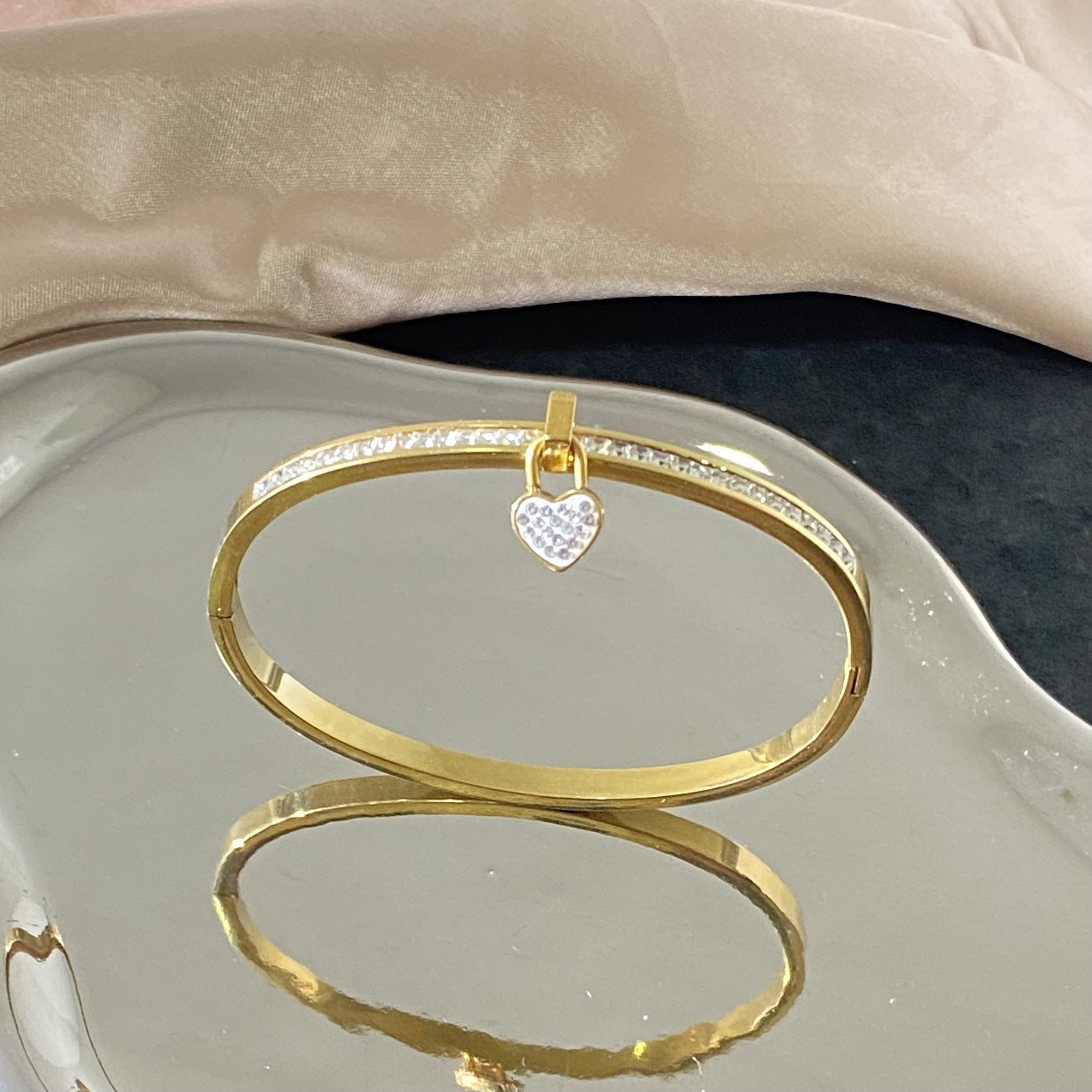 Luxury Elegant Heart Rhinestone Plated Titanium Steel Bracelet