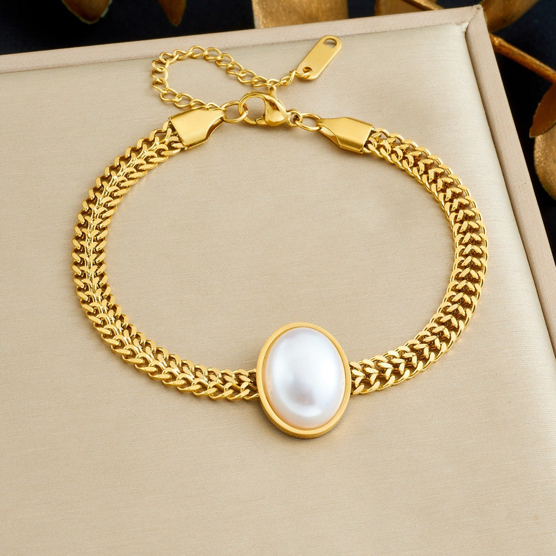Vintage Gold Plated Stainless Steel Oval Geometric Imitation Pearl Bracelet