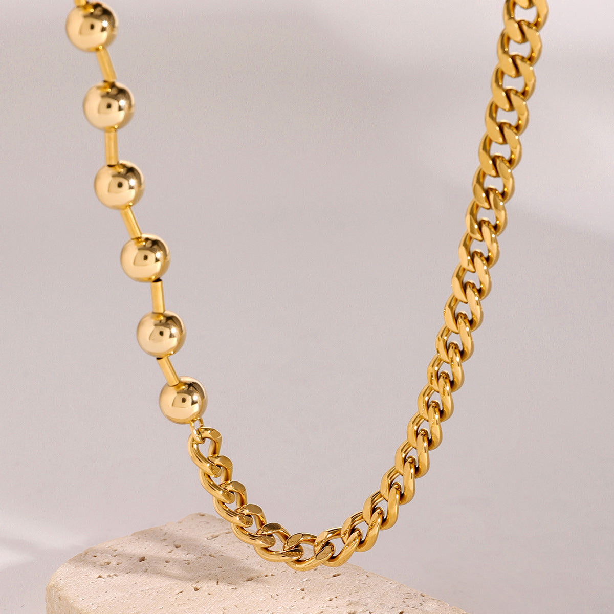 Minimalist 18K Gold Plated Geometric Round Stainless Steel Necklace with Titanium Steel Pendant for Women