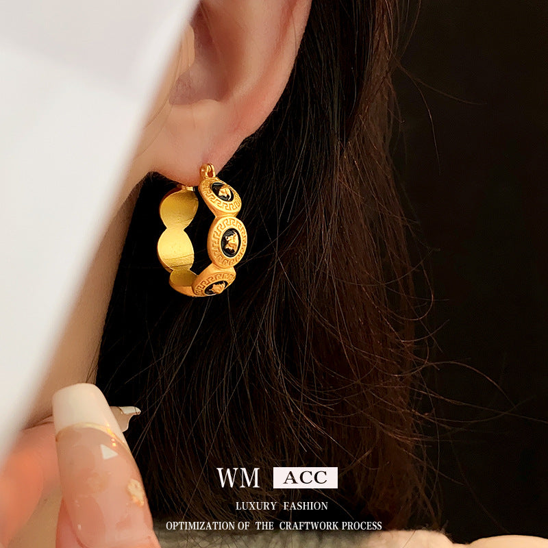 Vintage-Style Geometric C-Shaped Alloy Earrings with Electroplated Finish for Women