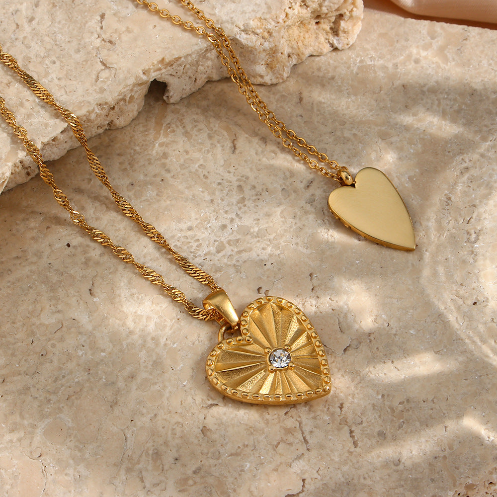 Fashionable Heart-Shaped Zircon-Set Stainless Steel Pendant Necklace with 18K Gold Plating and Leaf Texture for Women