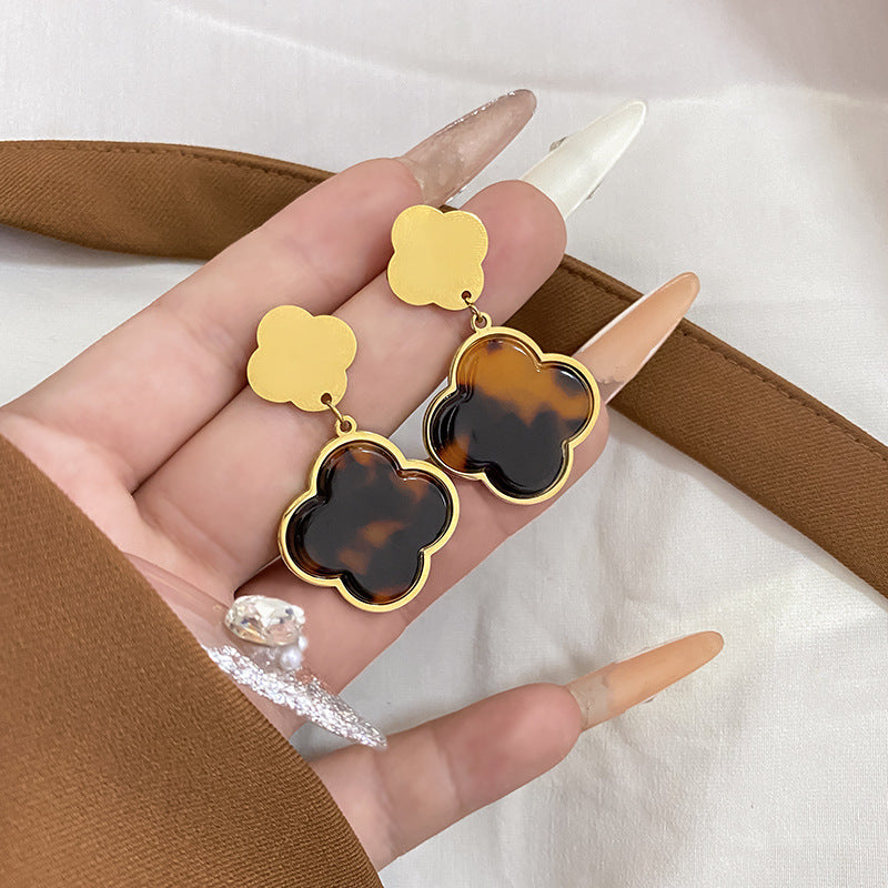 Sweet Gold Plated Stainless Steel Heart Geometric Necklace for Unisex
