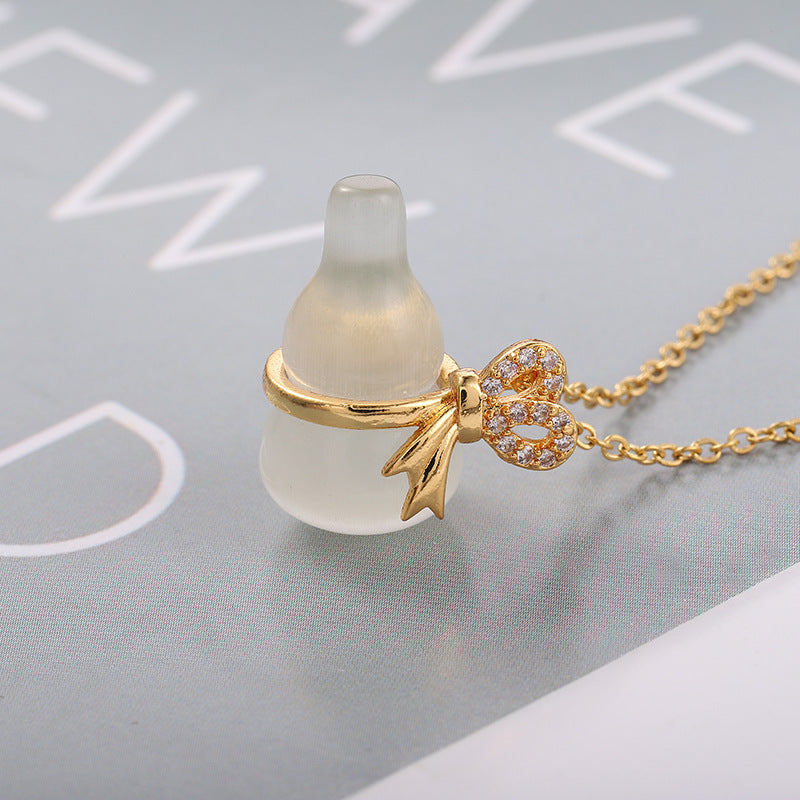 Collana con Pendente a Zucca in Giada Geometrica di Ispirazione Etnica da Donna in Acciaio al Titanio con Finitura Placcata, Catena Minimalista per Clavicole