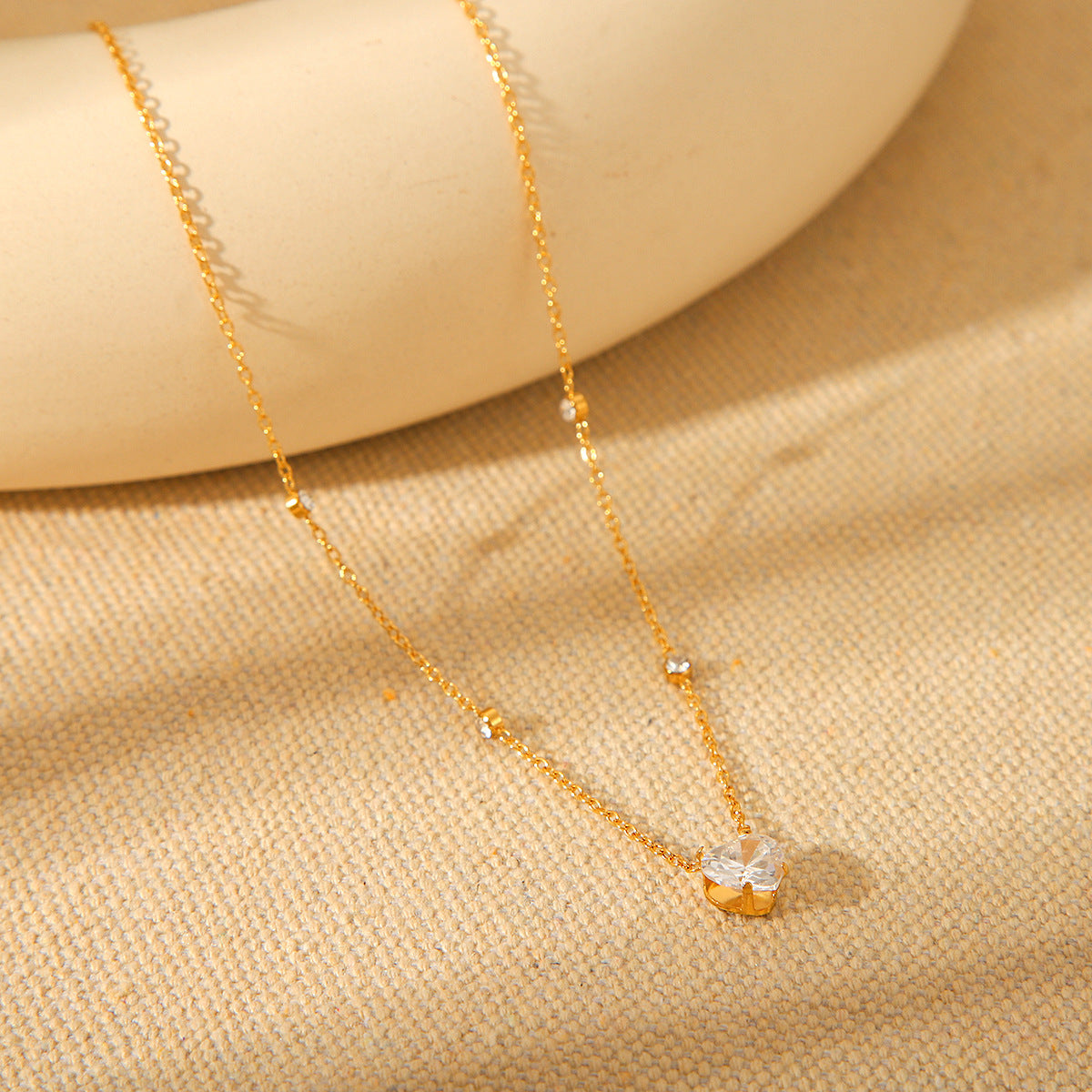 INS Style Heart-Shaped Stainless Steel Necklace with 18K Gold Plating and Cubic Zirconia for Women