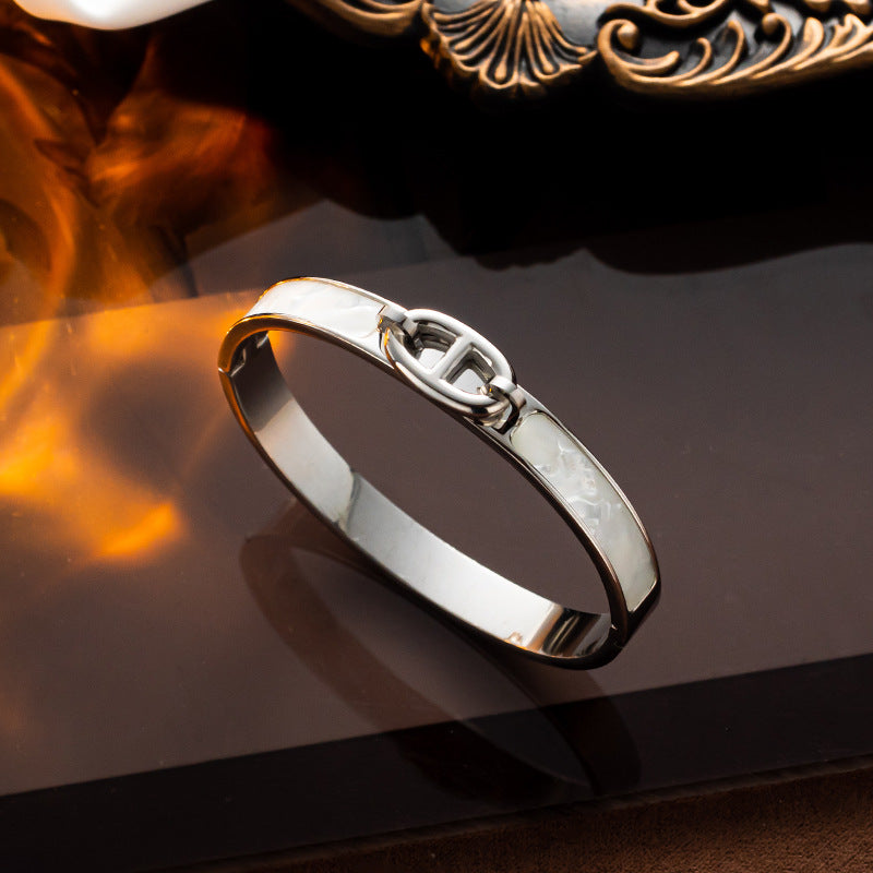 Minimalist H-Shaped Titanium Steel Bracelet for Women with Vacuum Plating Finish and Seashell Charm