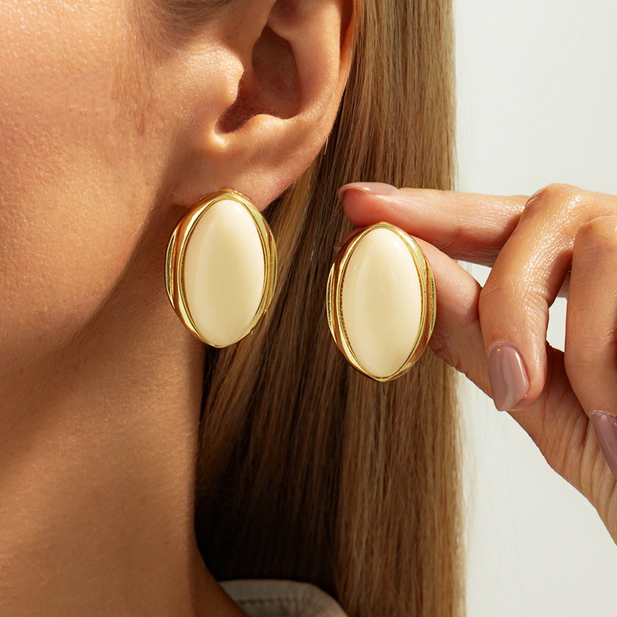 Vintage French Court Style Oval Geometric Zinc Alloy Plated Earrings for Women