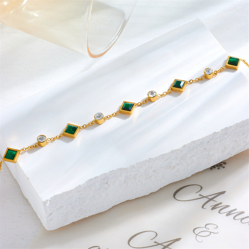 Bracciale Minimalista con Zirconi Cubici a Quadro in Stile OL in Acciaio al Titanio con Finitura Placcata