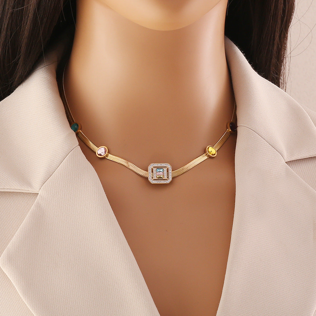 Fashionable Geometric Square Zircon Pendant Necklace for Women in Stainless Steel with Plated Finish